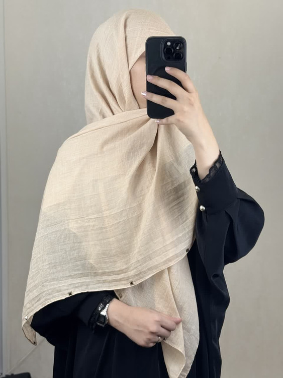 روسری نخی سنگشور و دور پانچی رنگ کرم روشن