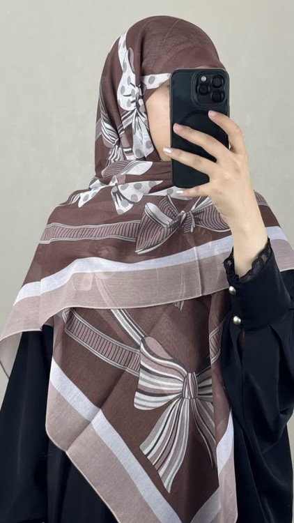 روسری نخی طرح پاپیونی قهوه ای