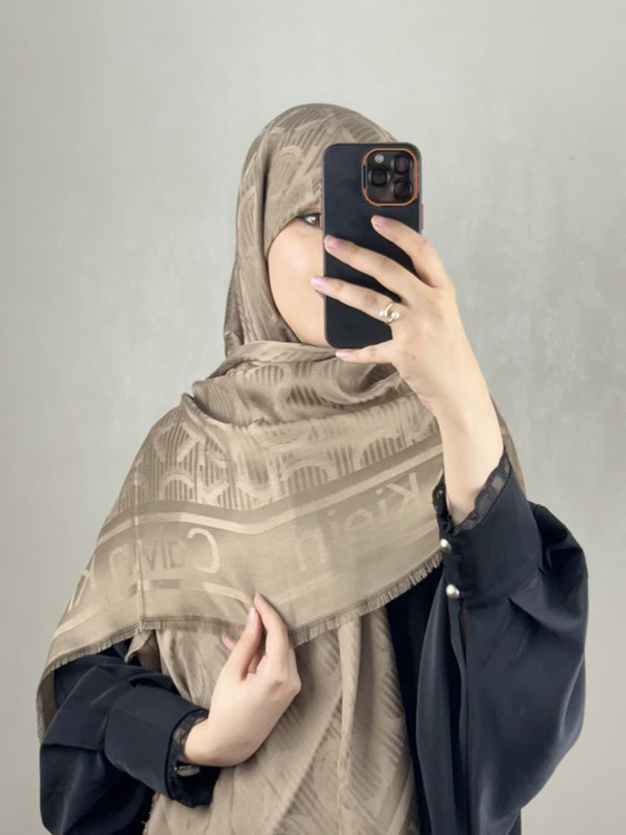 روسری ابریشم ژاکارد CK رنگ بژ
