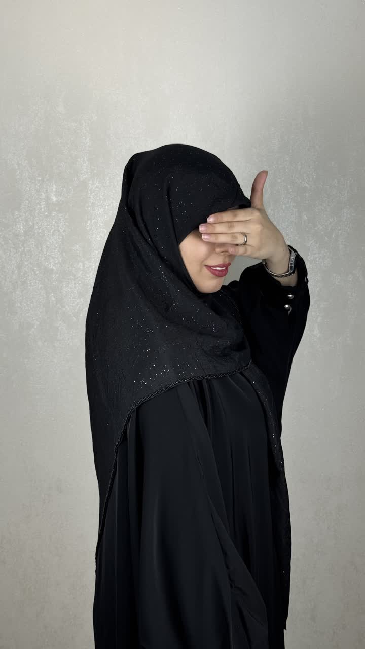 روسری وال اسلپ شاینی جواهر دوزی رنگ مشکی باجواهرهای مشکی رنگ
