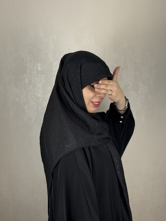روسری وال اسلپ شاینی جواهر دوزی رنگ مشکی باجواهرهای مشکی رنگ