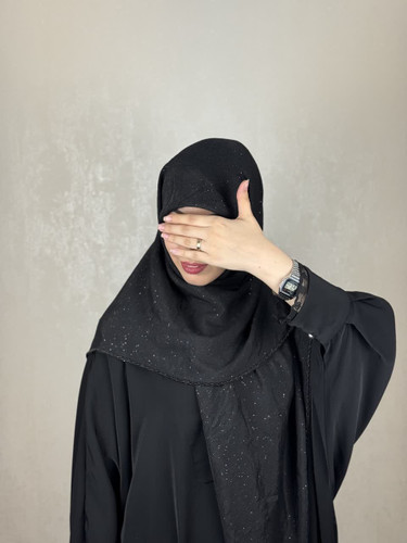 روسری وال اسلپ شاینی جواهر دوزی رنگ مشکی باجواهرهای مشکی رنگ