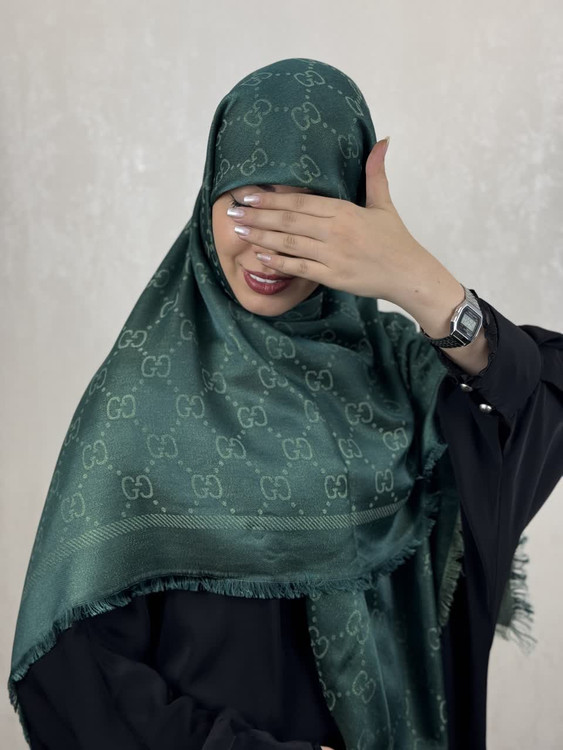 روسری لمه گوچی وارداتی دوریش و شاینی رنگ سبز زمردی