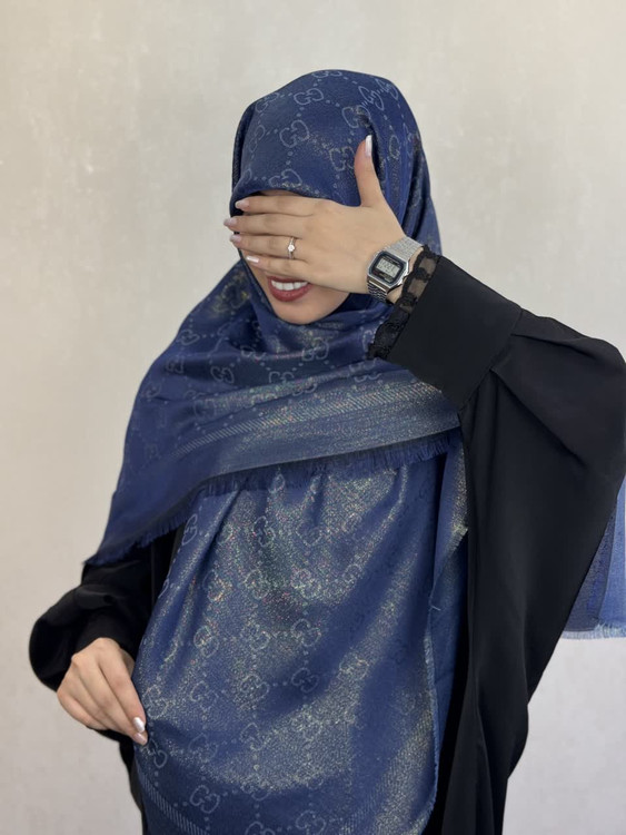 روسری لمه گوچی وارداتی دوریش و شاینی رنگ سورمه ای