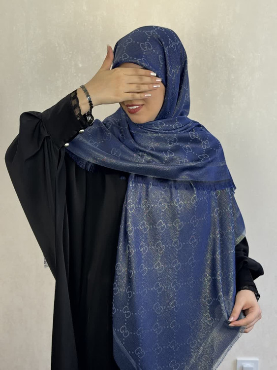 روسری لمه گوچی وارداتی دوریش و شاینی رنگ سورمه ای