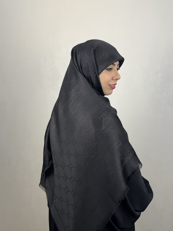روسری لمه گوچی وارداتی دوریش و شاینی رنگ مشکی