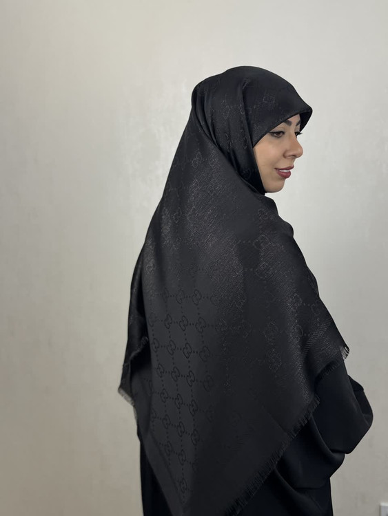 روسری لمه گوچی وارداتی دوریش و شاینی رنگ مشکی
