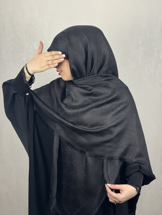 روسری لمه گوچی وارداتی دوریش و شاینی رنگ مشکی