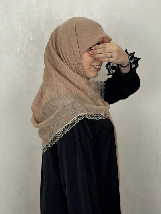 روسری پیلیسه دور دانتل رنگ موکا