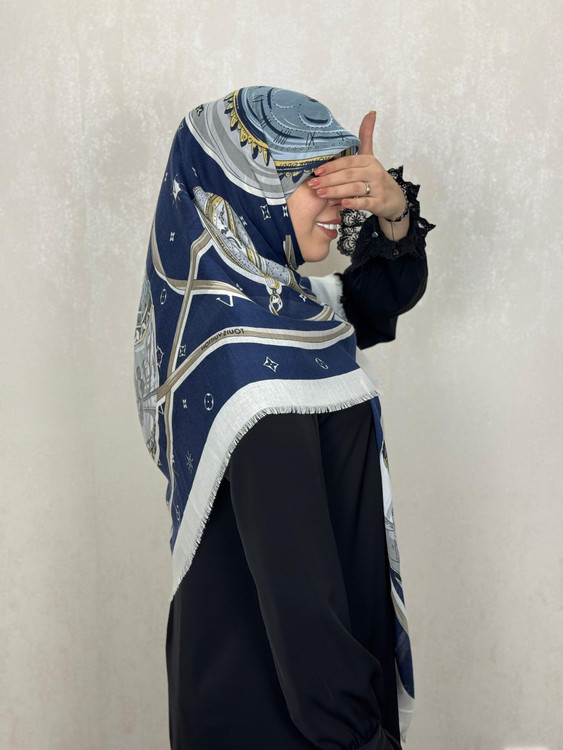 روسری نخی یونیک وارداتی رنگ سورمه ای طرح 001