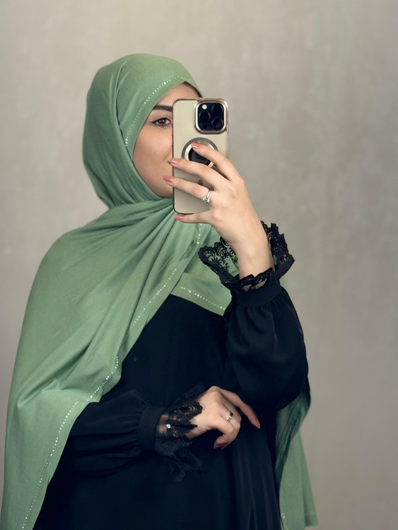 شال کشی نگین دار جنس ویسکوز درجه یک رنگ سبز پاستیلی