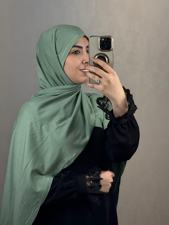 شال کشی نگین دار جنس ویسکوز درجه یک رنگ سبز پاستیلی