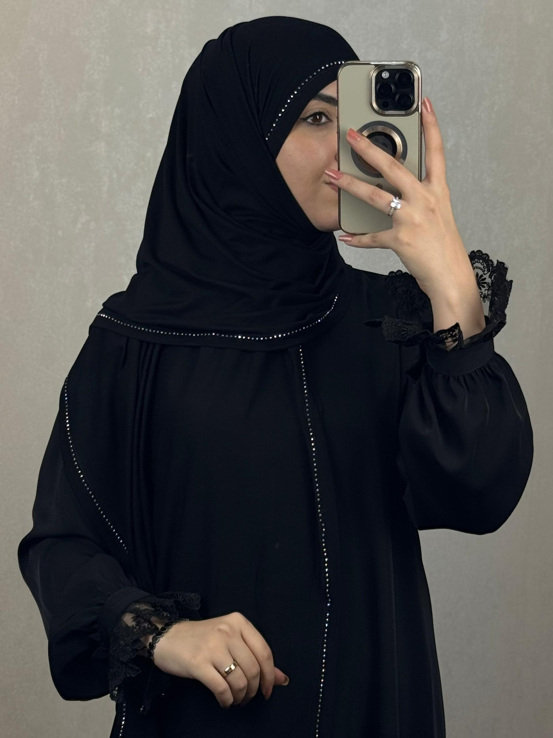 شال کشی نگین دار جنس ویسکوز درجه یک  رنگ مشکی با نگین های نقره ای