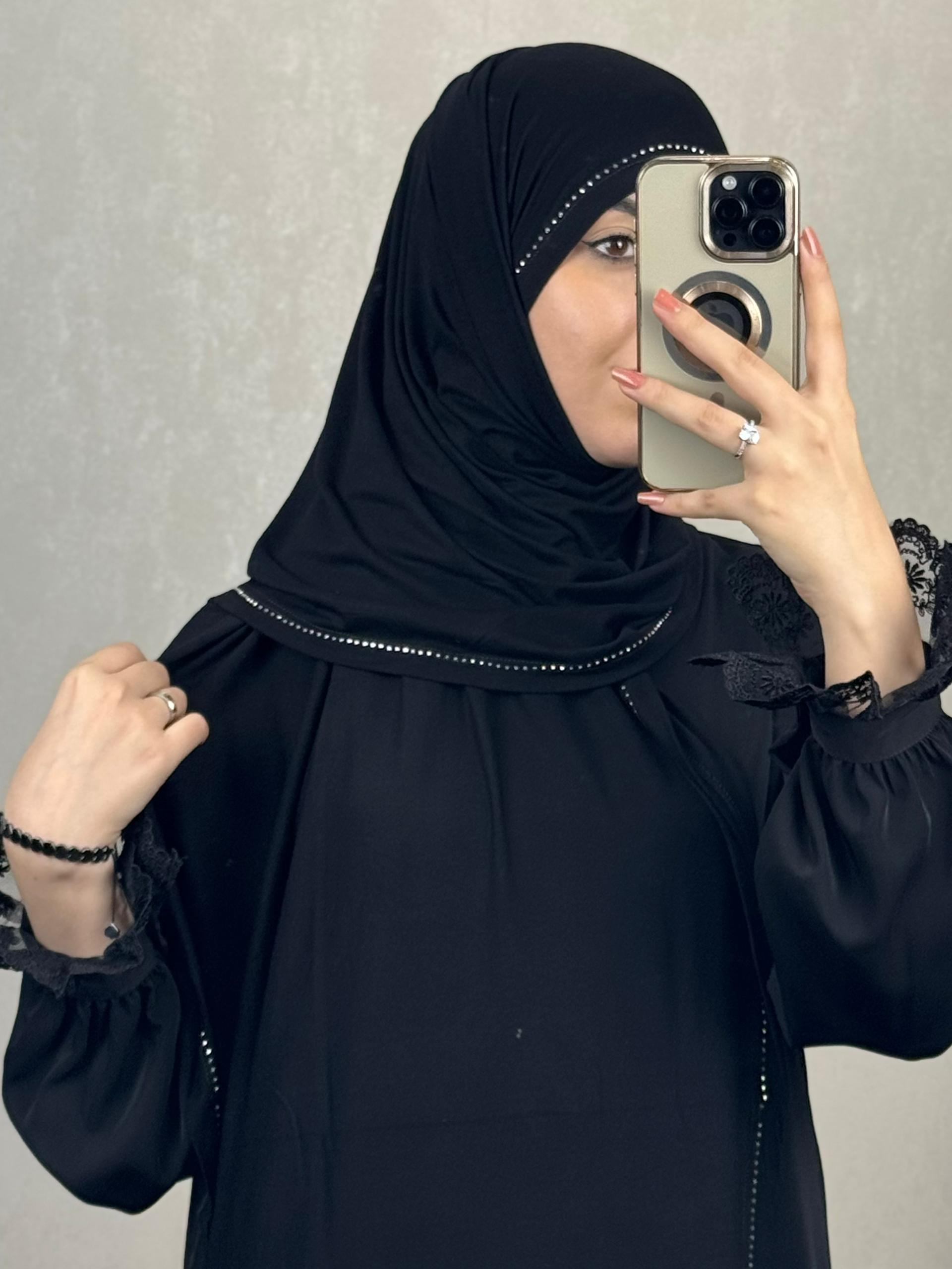 شال کشی نگین دار جنس ویسکوز درجه یک  رنگ مشکی با نگین های نقره ای