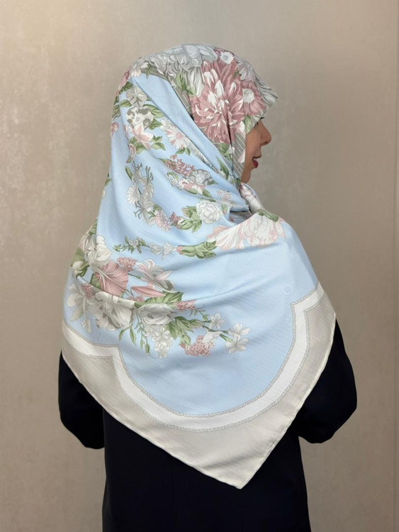 روسری ابریشم ژاکارددور دست دوز وارداتی رنگ آبی