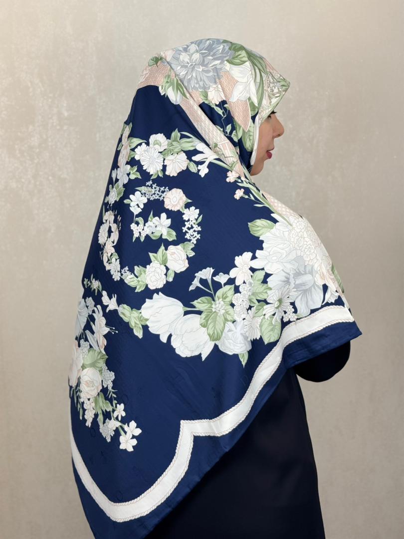 روسری ابریشم ژاکارد دوردست دوز وارداتی رنگ سورمه ای