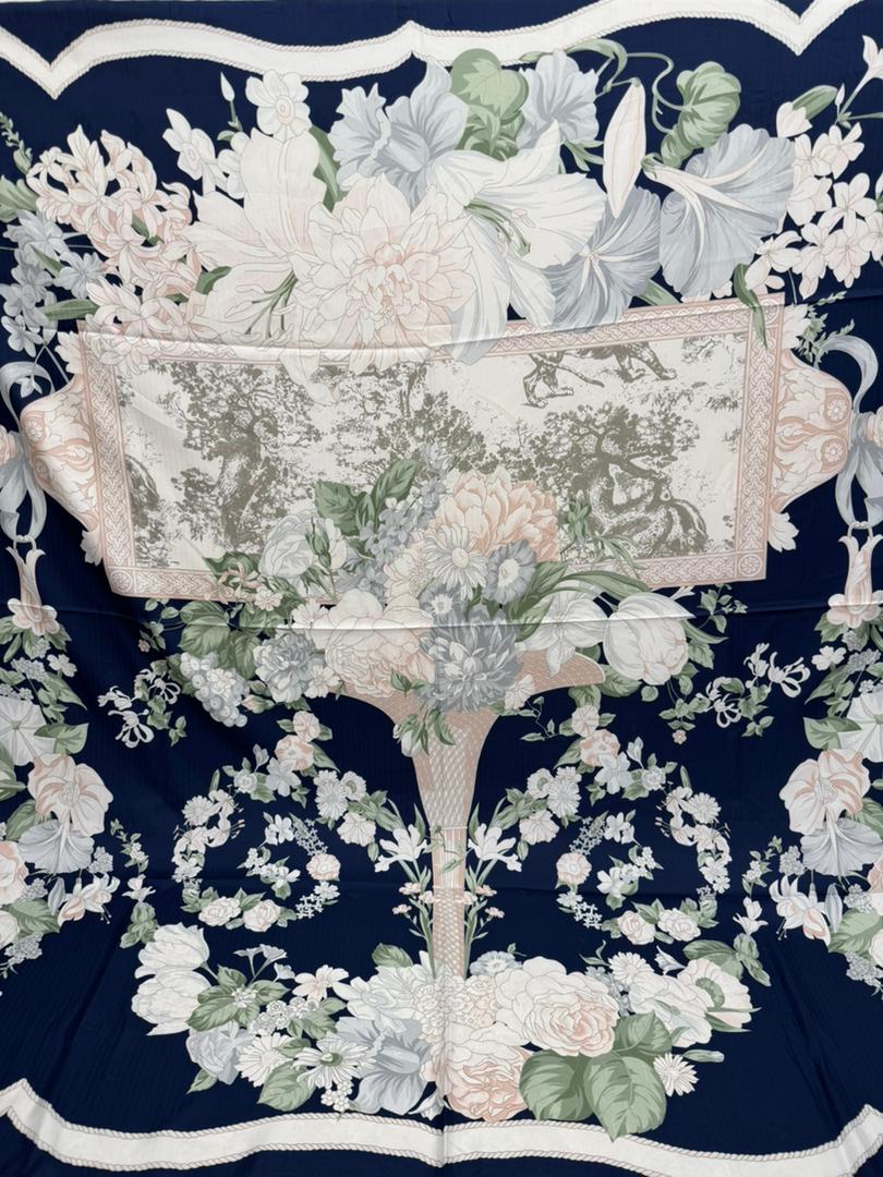 روسری ابریشم ژاکارد دوردست دوز وارداتی رنگ سورمه ای