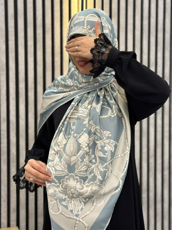 روسری ابریشم توییل وارداتی طرح تاج و زنجیر رنگ آبی