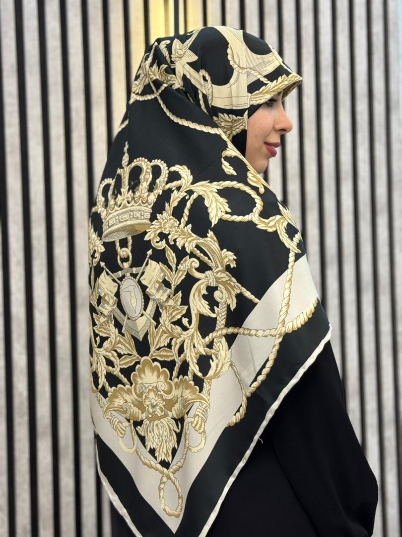 روسری ابریشم توییل وارداتی طرح تاج و زنجیر رنگ مشکی  کد002