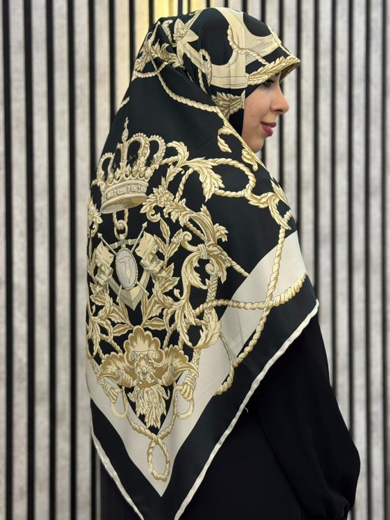 روسری ابریشم توییل وارداتی طرح تاج و زنجیر رنگ مشکی کد002