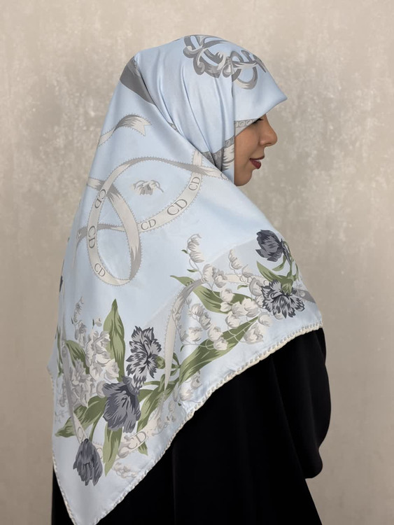 روسری ابریشم توییل وارداتی CD رنگ آبی