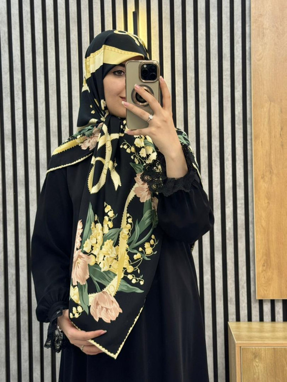 روسری ابریشم توییل وارداتی CD رنگ مشکی کد 001