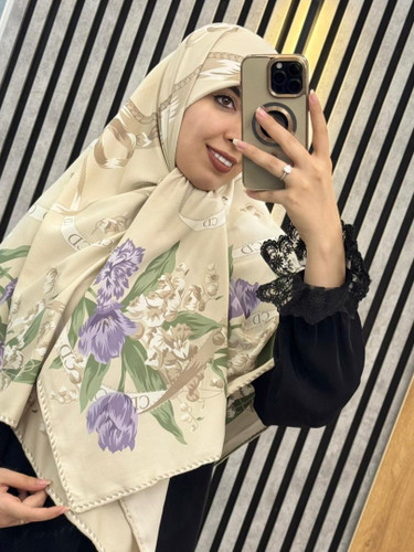 روسری ابریشم توییل وارداتی CD رنگ کرم