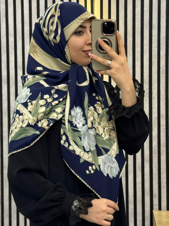 روسری ابریشم توییل وارداتی CD رنگ سورمه ای