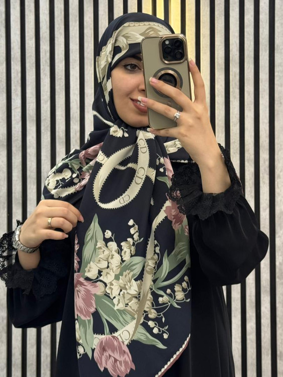 روسری ابریشم توییل وارداتی CD رنگ سورمه ای تیره