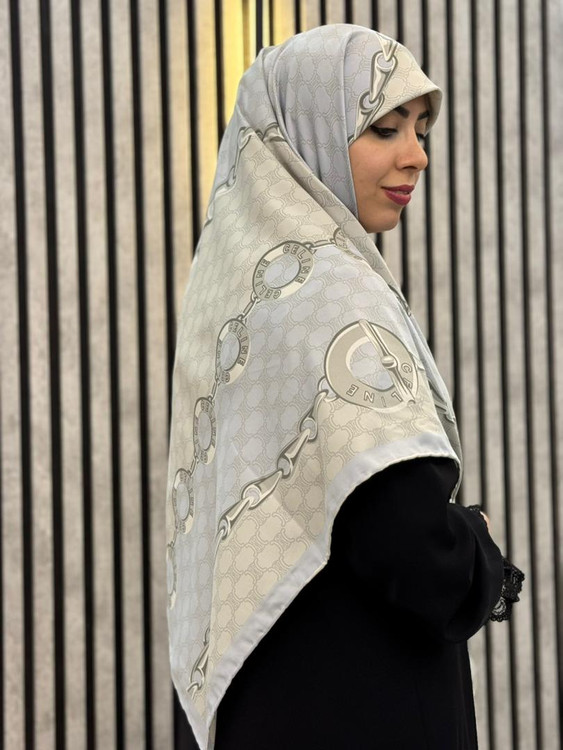 روسری ابریشم توییل وارداتی طرح زنجیز رنگ طوسی آبی