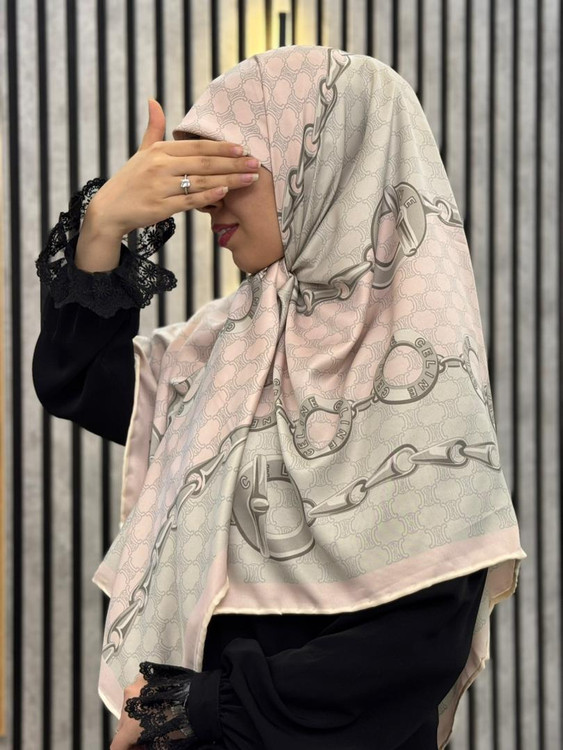 روسری ابریشم توییل وارداتی طرح زنجیز رنگ صورتی طوسی