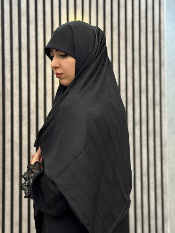 روسری ابریشم ژاکارد دوردست دوز وارداتی رنگ مشکی