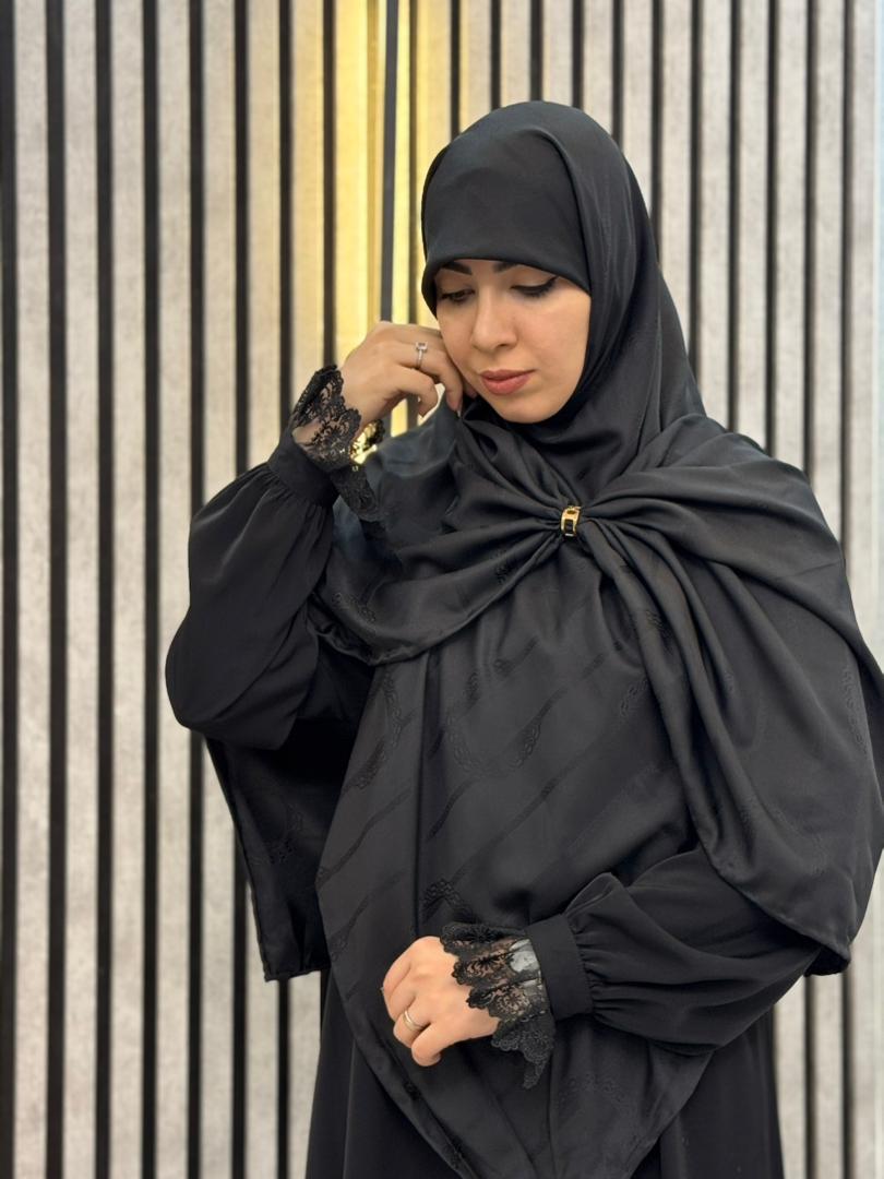 روسری ابریشم ژاکارد دوردست دوز وارداتی رنگ مشکی