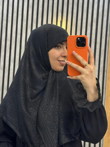 روسری ژاکارد نخ رنگ مشکی قواره 120 طرح 06