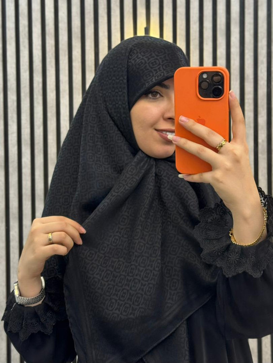 روسری ژاکارد نخ رنگ مشکی قواره 120 طرح09