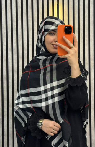 روسری کشمیر پاییزه وارداتی طرح باربری دور ریش رنگ مشکی جنس اورجینال