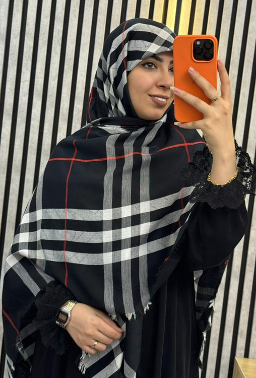 روسری کشمیر پاییزه وارداتی طرح باربری دور ریش رنگ مشکی جنس اورجینال