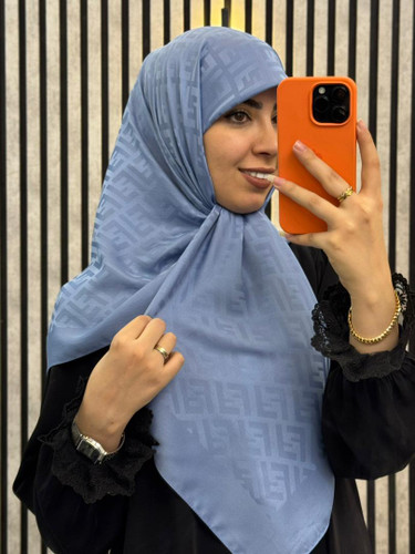 روسری ابریشم ژاکارد طرح فندی رنگ آبی