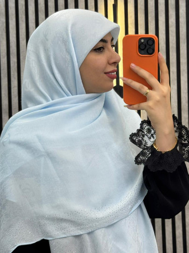 روسری وال اسلپ پتینه نگینی طرح چنل (شنل) رنگ آبی پاستیلی