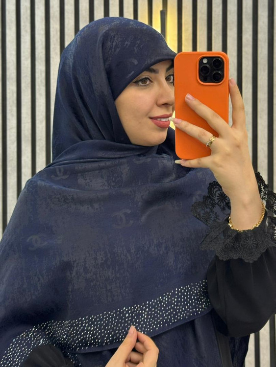 روسری وال اسلپ پتینه نگینی طرح چنل (شنل) رنگ سورمه ای