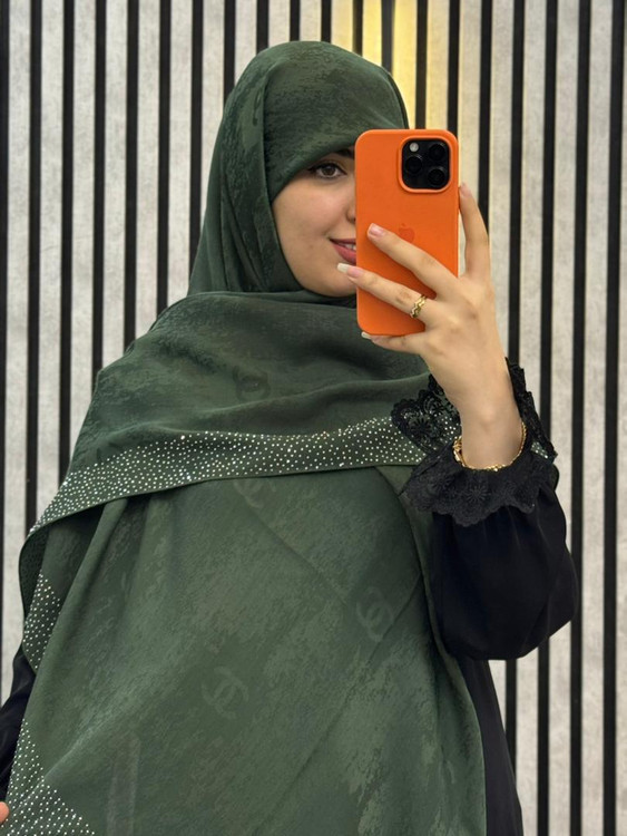 روسری وال اسلپ پتینه نگینی طرح چنل (شنل) رنگ سبز
