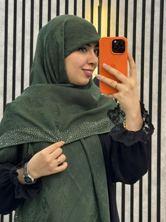 روسری وال اسلپ پتینه نگینی طرح چنل (شنل) رنگ سبز
