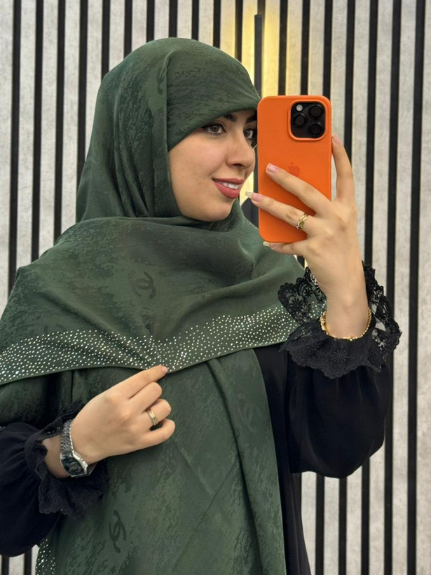 روسری وال اسلپ پتینه نگینی طرح چنل (شنل) رنگ سبز