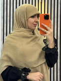 روسری وال اسلپ پتینه نگینی طرح چنل (شنل) رنگ کرم طلایی