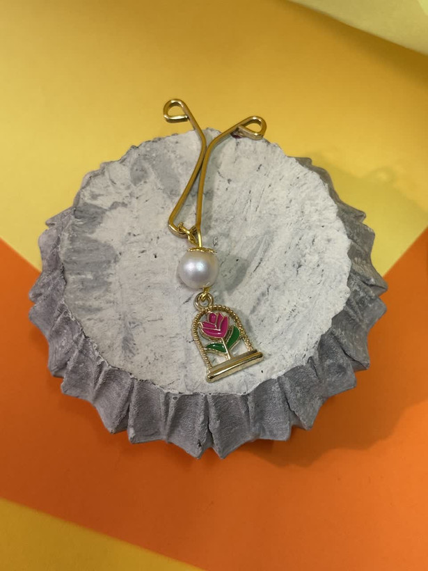 گیره روسری آویز دار طرح گل