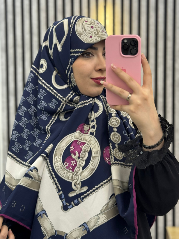 روسری ابریشم توییل قواره۱۴۰ رنگ سرمه ای کالکشن عیدانه