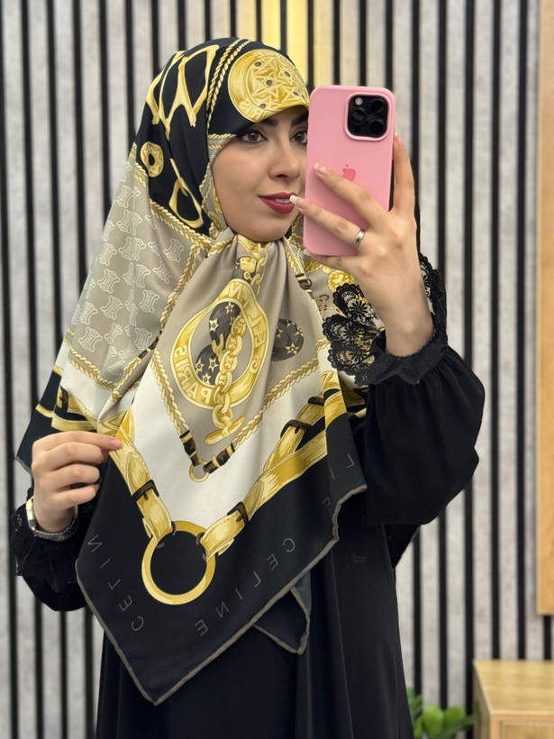 روسری ابریشم توییل قواره۱۴۰ رنگ مشکی طلایی کالکشن عیدانه