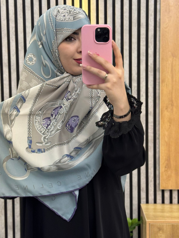 روسری ابریشم توییل قواره۱۴۰ رنگ ابی پاستیلی کالکشن عیدانه