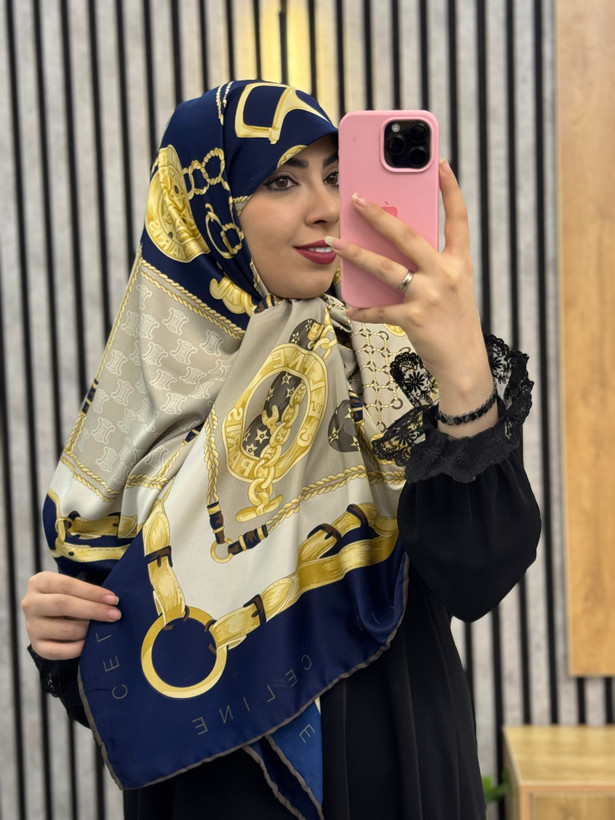 روسری ابریشم توییل قواره۱۴۰ رنگ سرمه ای طلایی کالکشن عیدانه