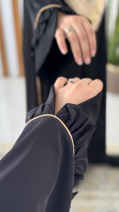 عبابهشت رنگ مشکی